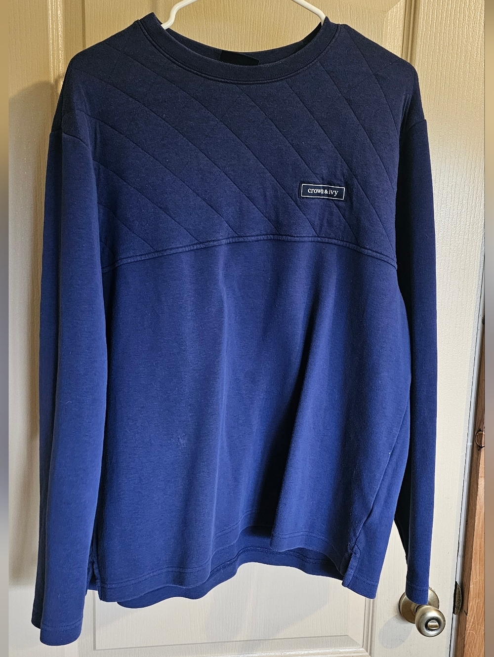 Crown & Ivy blue quilted long-sleeve pullover sweater‎ Large Unisex